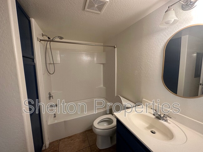 Photo - 1432 W Emerald Ave