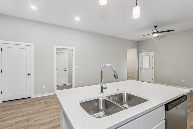 Photo - 909 S Logan St Unit 909