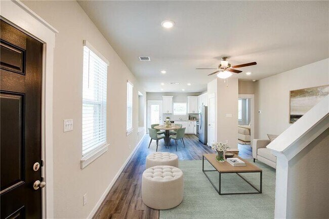 Photo - 502 Fiery Skipper Dr