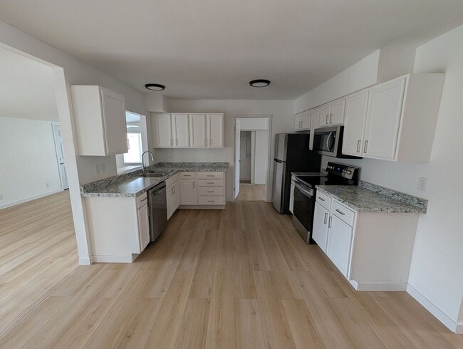 Photo - Newly Renovated 4 Bedroom 2 Bath Home In Great Peoria Location