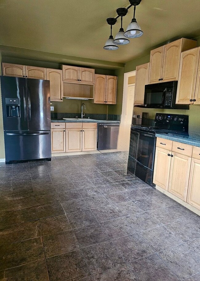 Photo - Beautiful 3 Bedroom/2.5 Bath in Lolo MT!
