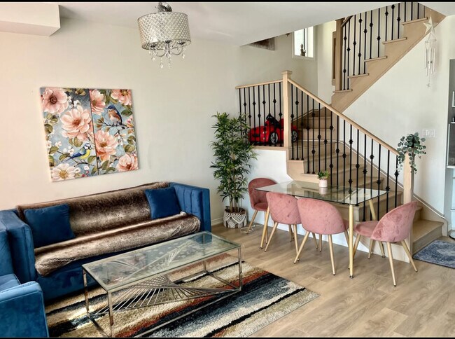 Photo - 624 Rexdale Blvd