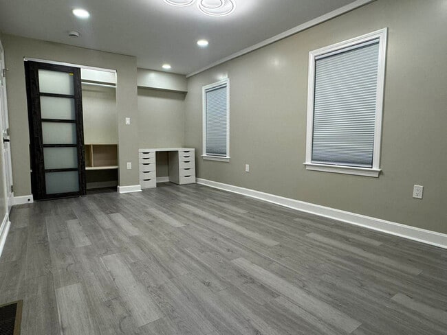 Photo - 247 Union St