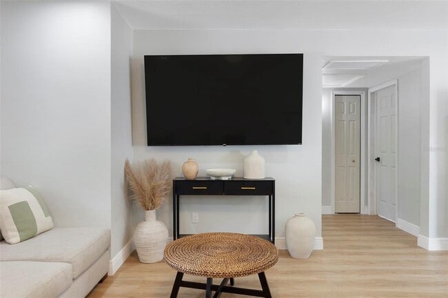 Photo - 5840 Dartmouth Ave N House