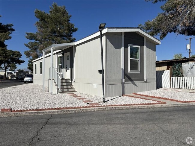 Building Photo - 1190 S Mojave Rd Rental
