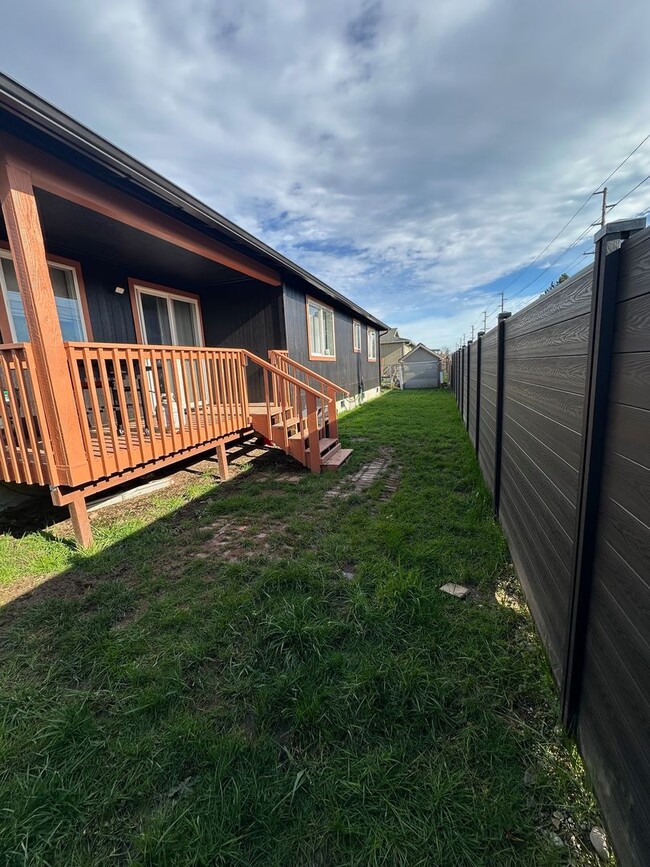 Photo - 3 Bedroom 2 Bath in Chehalis