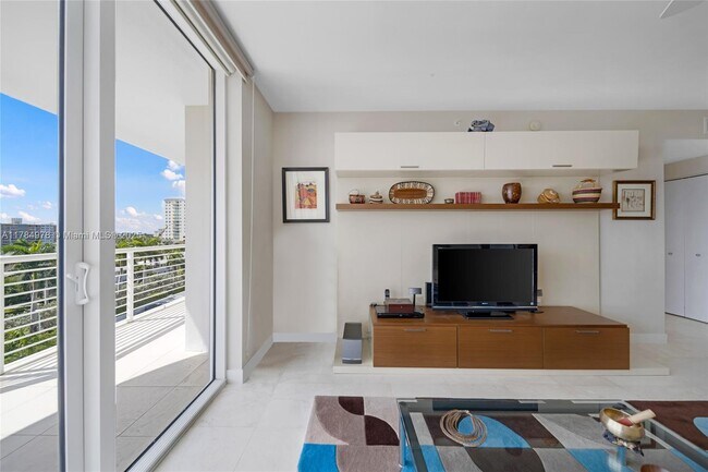 Photo - 2831 N Ocean Blvd Unidad 508N