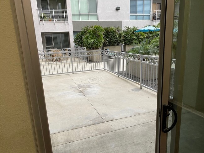 Front Patio - 111 S De Lacey Ave Unit 114