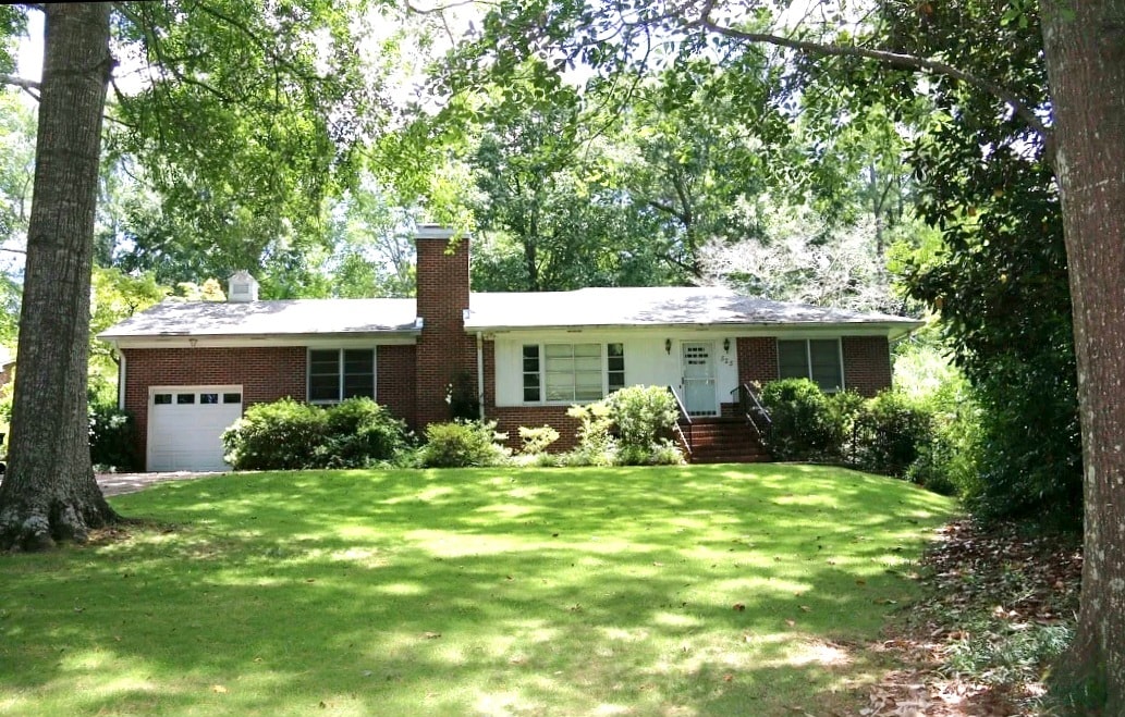 Photo - 525 S College St (Auburn, AL)