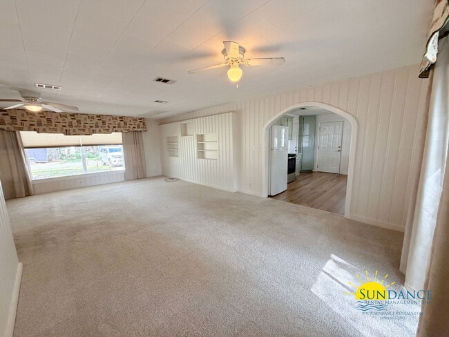 1023 Judith Ave