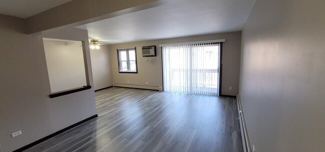 Photo - 10425 Mason - 10624 Major Apartments