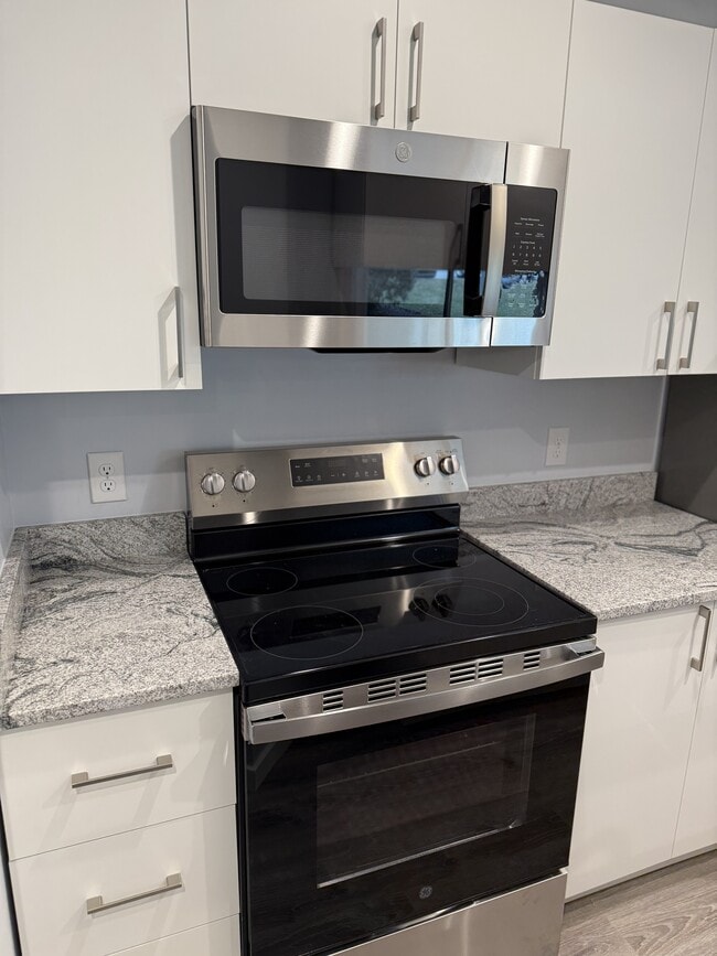 46 Woodland Hills Dr Unit 3