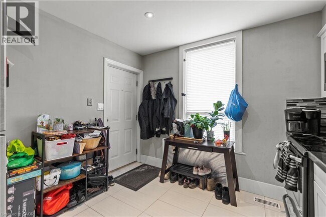 Photo - 181 West Avenue N