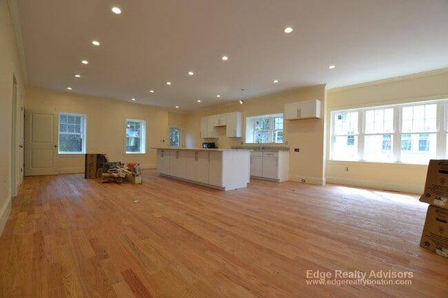 Building Photo - 26 Bothwell Rd Rental