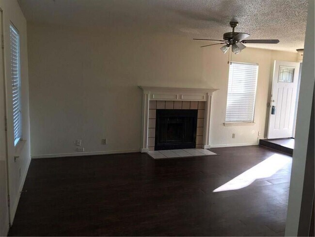 Photo - 6107 Parkwood Dr