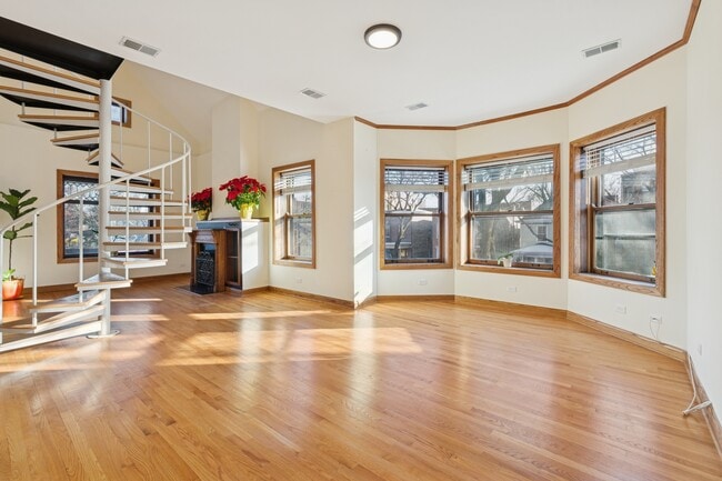 Photo - 5202 N Lakewood Ave Unit 2