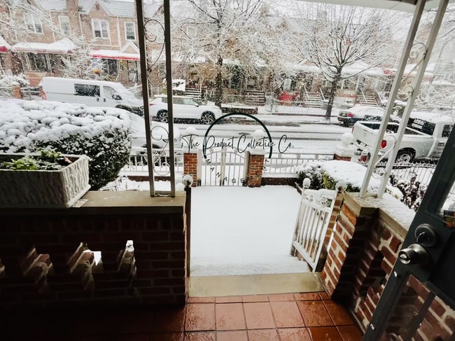 Building Photo - 125 E 39th St Unit 1