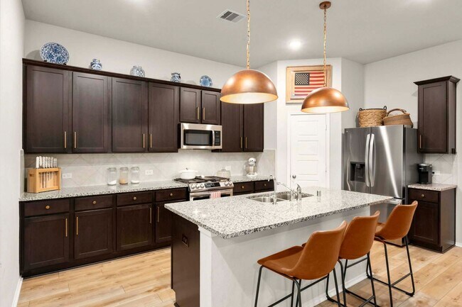 Photo - 326 Jewett Meadow Dr