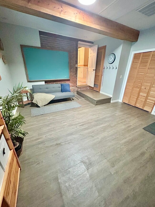 Photo - 1291 Kinneville Rd