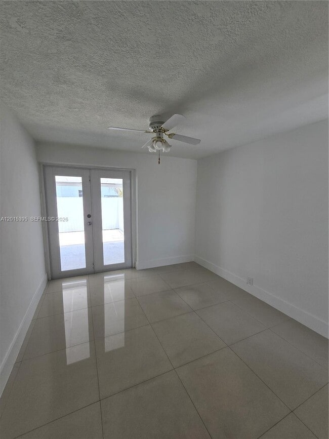 Photo - 1417 W 40th St