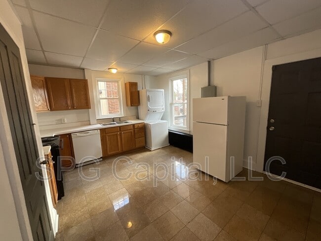 Photo - 284 W Jackson St