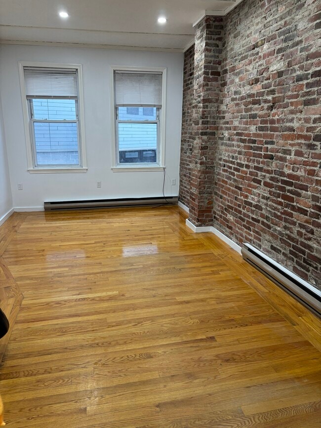 Photo - 85 N Margin St Unit 1