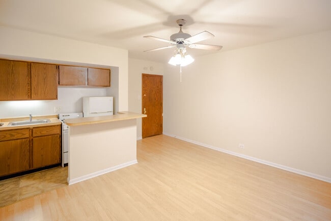 Photo - 1504 N Dearborn Pkwy Unidad 303