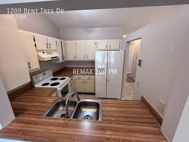 Photo - 1209 Bent Tree Dr