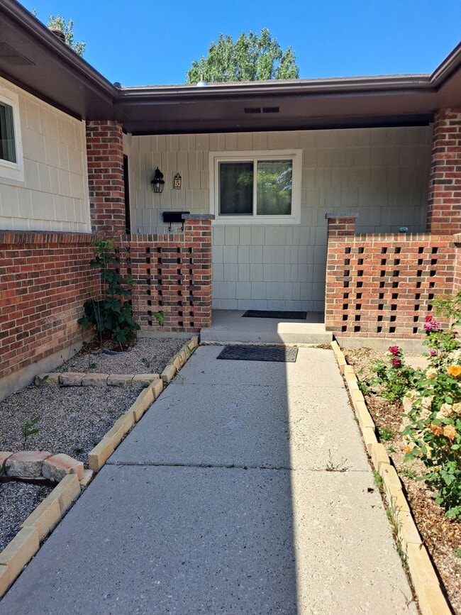 Photo - ALL PROSPECTIVE TENANTS MUST SUBMIT A $58 ...