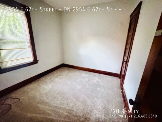 2954 E 67th St Unidad -