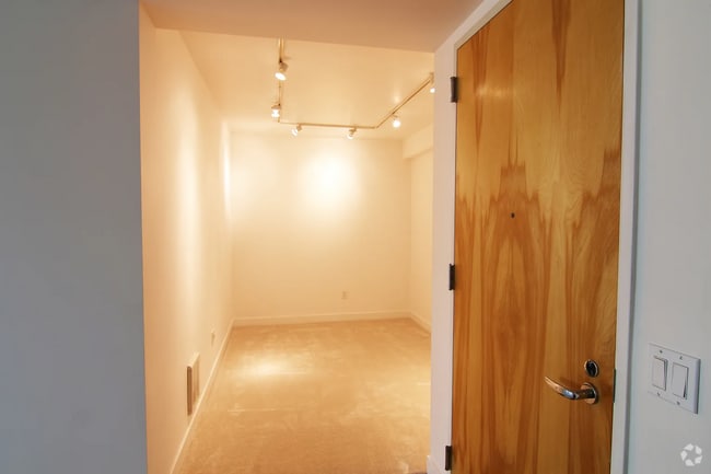 Building Photo - Stylish 1-Bedroom, 1-Bathroom Apartment in... Unit 206