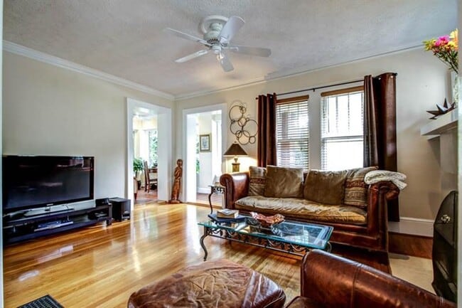 Photo - 162 Peachtree Hills Ave NE