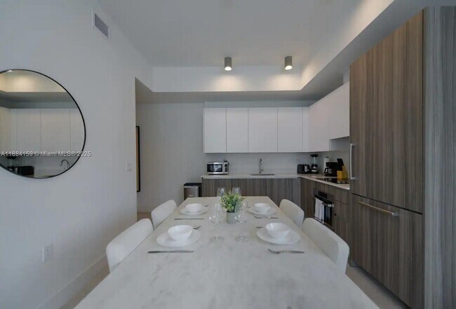 Photo - 239 SW 9th St Unidad 1601