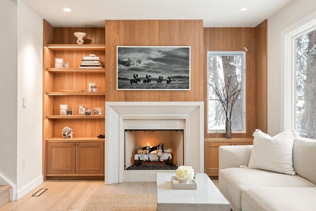 Photo - 814 W Bleeker St