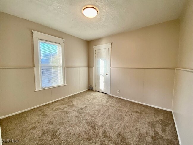 Building Photo - 581 Schiller Ave Unit 1