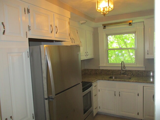 Building Photo - 313 Walnut St Unit #2 Rental