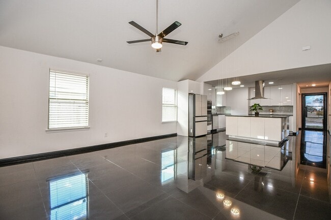 Photo - 2015 Treasure Mountain Dr