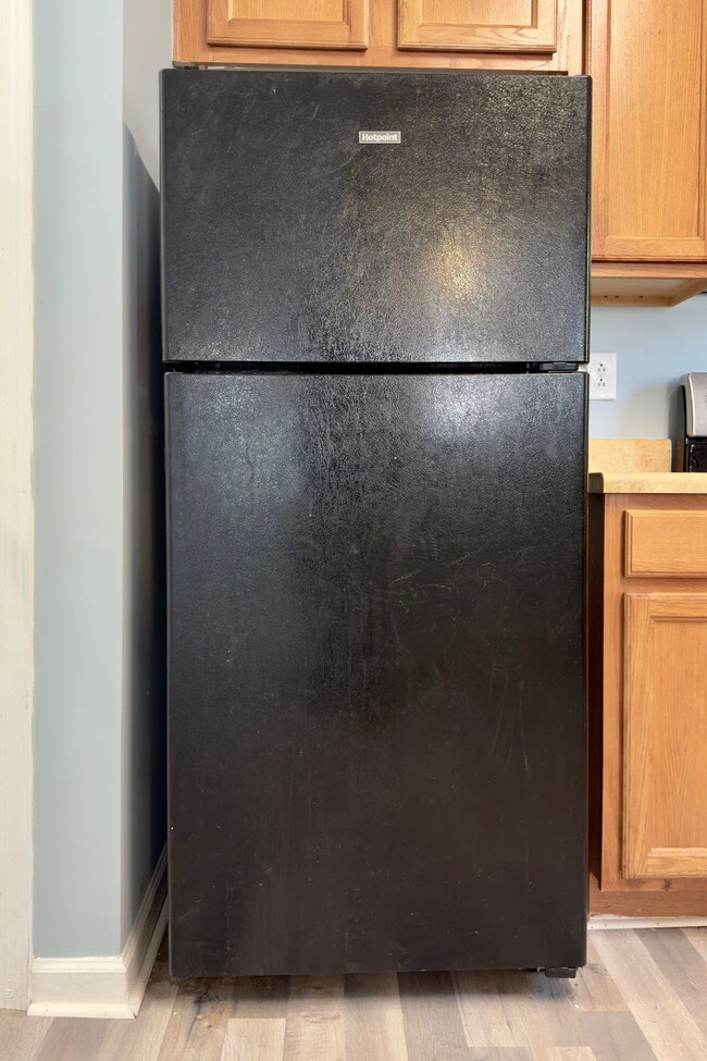 Building Photo - 7679 Creekside Ln