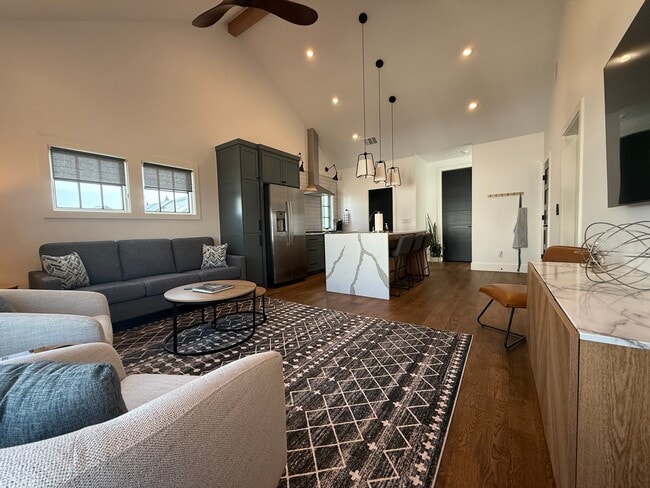 Photo - 1921 Runway Blvd