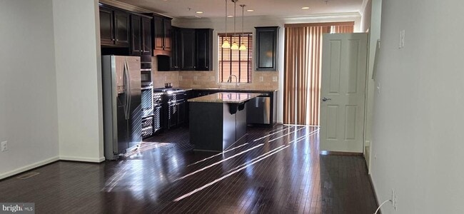 Photo - 14067 Marketcenter Dr