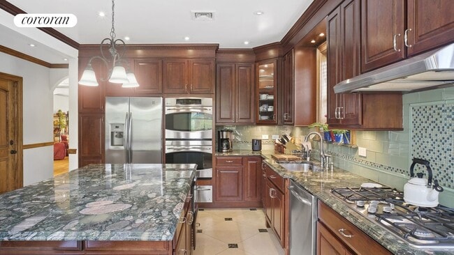 Photo - 6039 Huxley Ave