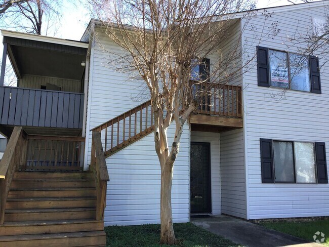 Building Photo - 1681 Hunters Trail Unit 1 Rental