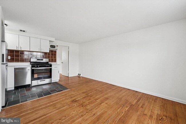 Photo - 409 Naomi St Unit 2