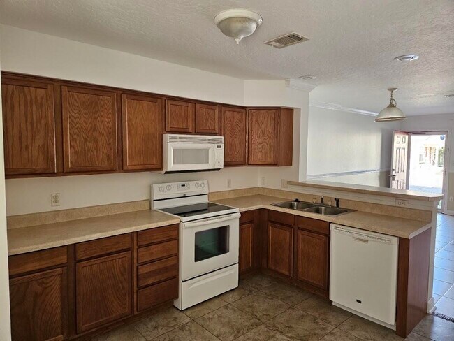 1869 Shay-Lin Ct