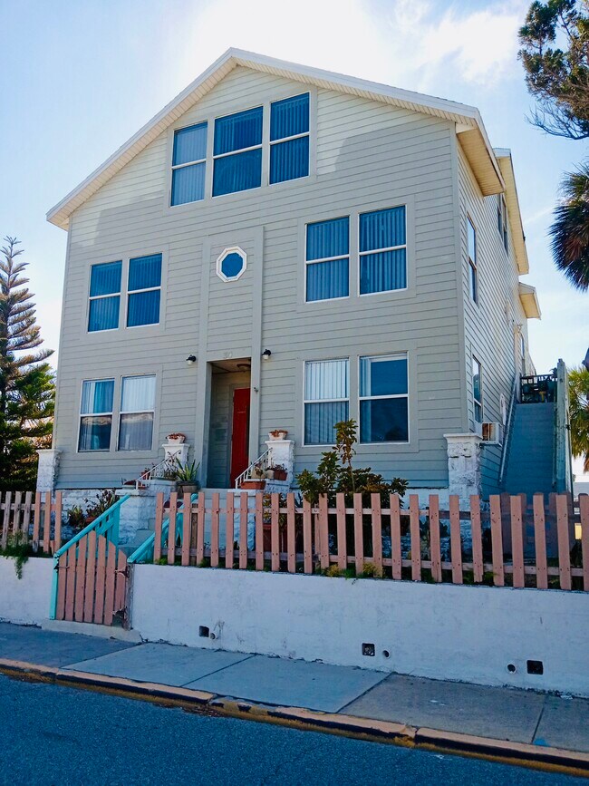 Building Photo - 30 S Grandview Ave Unit 2