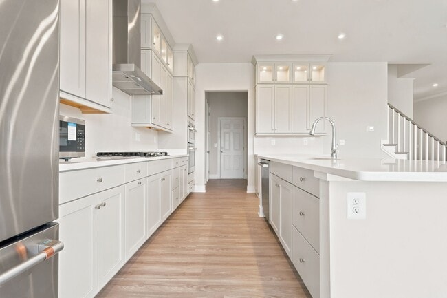 Photo - 625 Lipizzan Dr SW