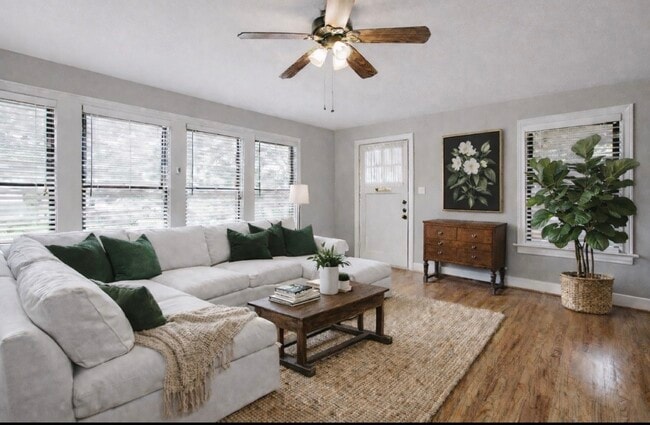 Building Photo - 4004 Julian St