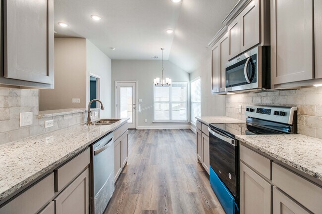 Photo - 2816 Clover Dr