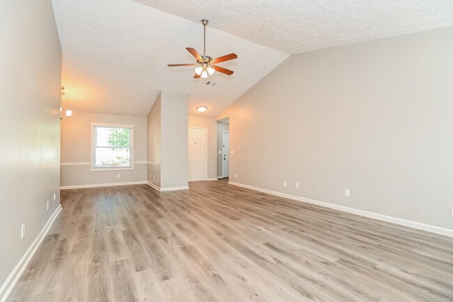 Photo - 923 River Rock Dr