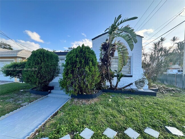 Building Photo - 1298 NW 55th St Rental